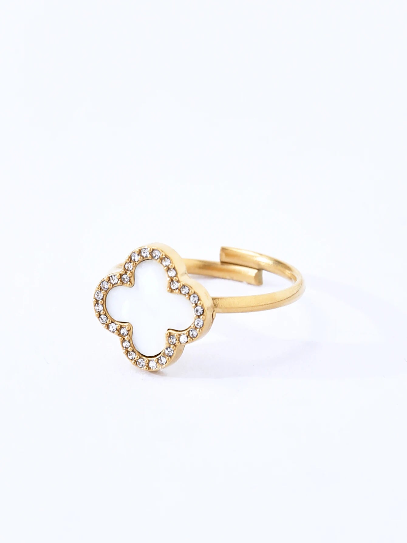 Black/white clover ring duo